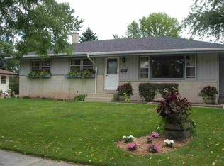 233 E James Dr, Port Washington, WI 53074