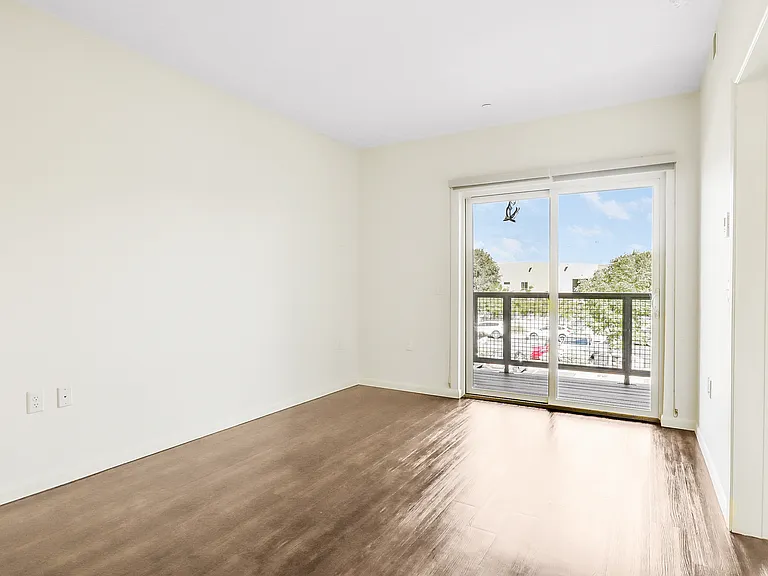Unit 204 has exact layout as 206 "Rail Runner" (Called "Red River" in virtual tour)