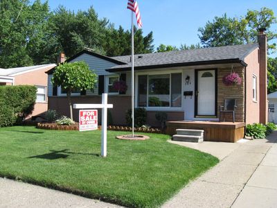 784 Venoy Ave, Madison Heights, MI, 48071