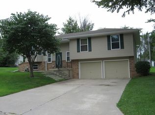 1466 Grandview Dr, Warrensburg, MO 64093