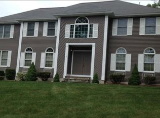 8 Hampton Ct, East Walpole, MA 02032