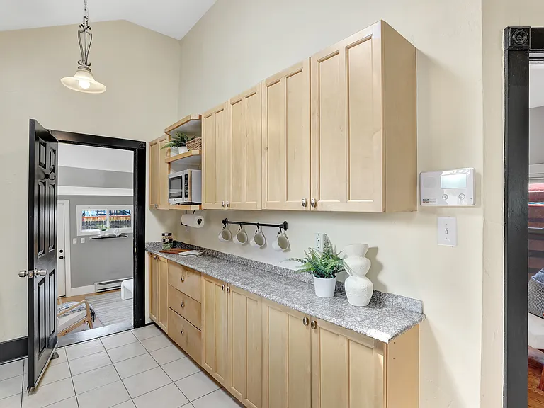 457 Fox St — Photo 11