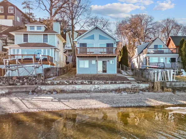105 Hillside Ct, Fox Lake, IL 60020