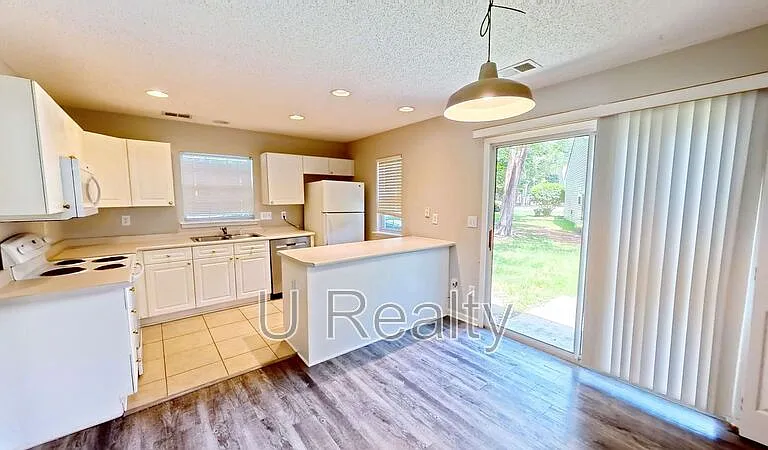 2205 Cigar Ct — Photo 6