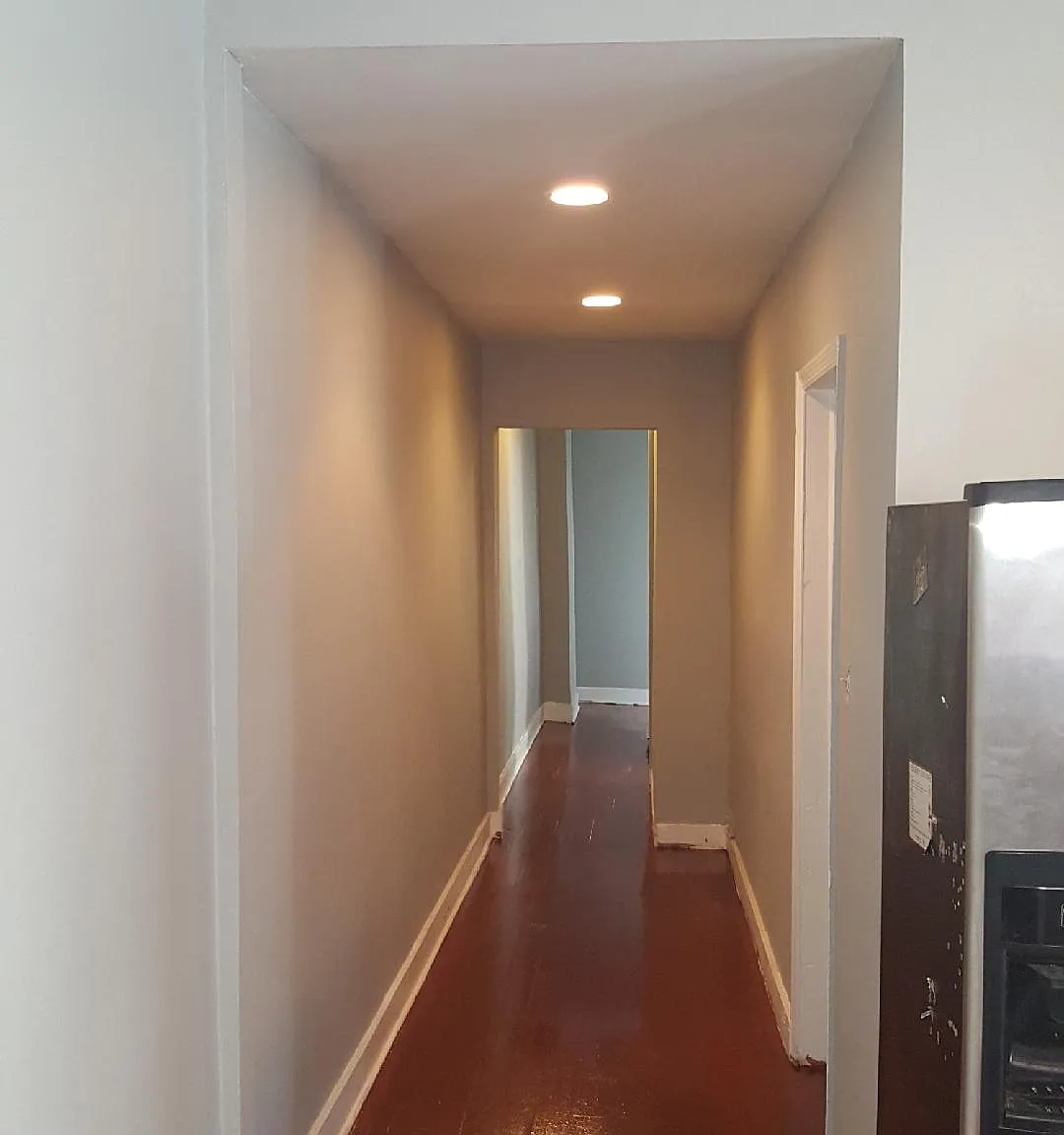3 bed, 1.5 bath, 2300 sqft, $900 — Photo 3