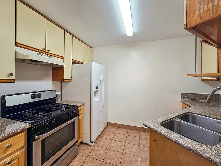 320 W Lomita Ave #7 — Photo 9