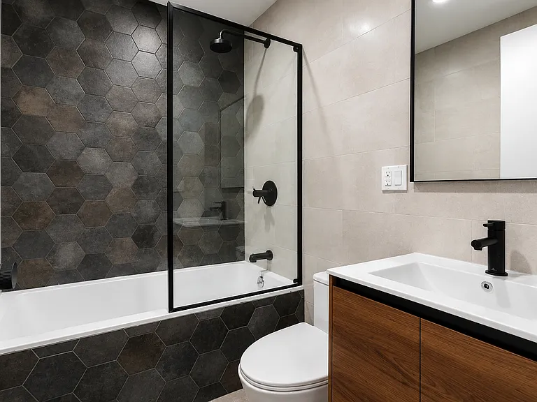 1228 Putnam Ave #2 — Photo 5