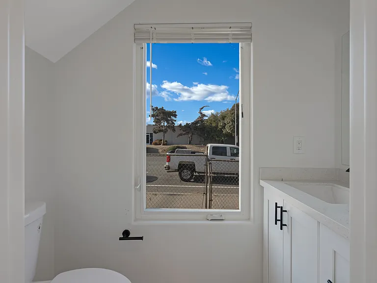 42 Kamilah Deyn Cir — Photo 14