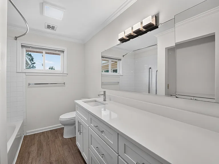 500 Emerald Pond Ln — Photo 5