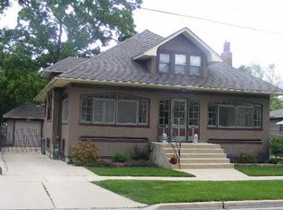 315 Elm St, Elgin, IL 60123