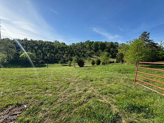 2nd image of 130 Methodist Ridge Rd