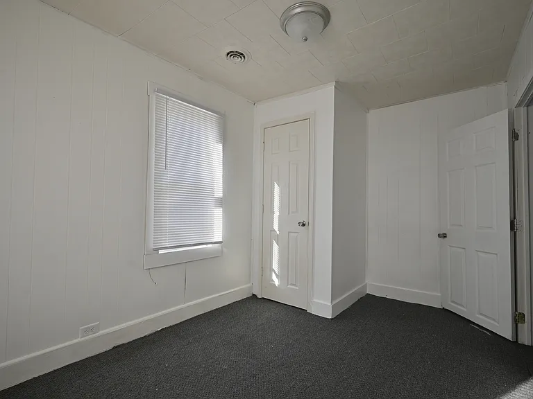 916 W Maple Ave N — Photo 4