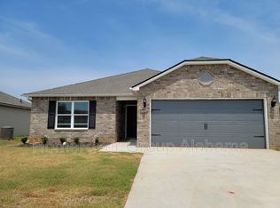 16380 Seminole Dr, Moundville, AL 35474
