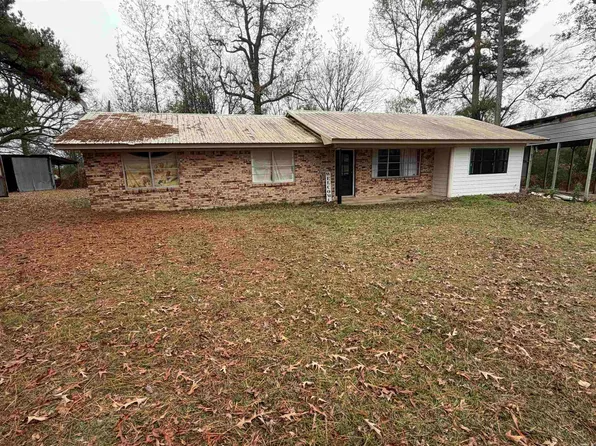 759 Spring Lake Rd, Hope, AR 71801