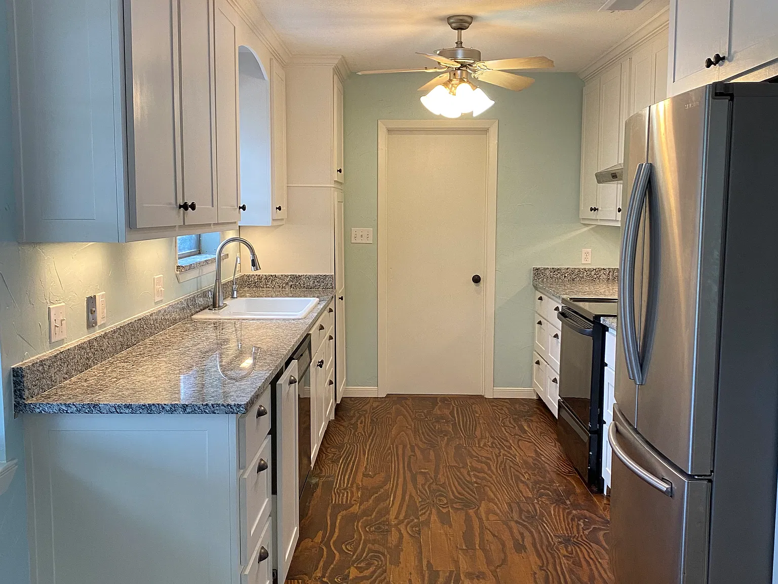 3 bed, 2.0 bath, 1502 sqft, $1,950 — Photo 4