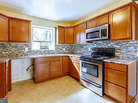 4th image of 3405 Elgin Dr