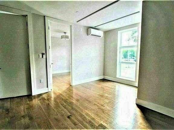 5th image of 259 Evergreen Ave #1AD