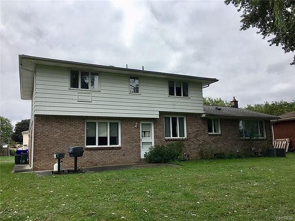 2nd image of 21 Parkside Dr