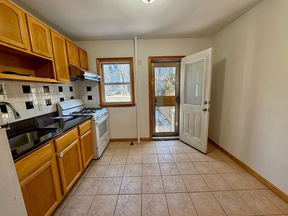 1st image of 20-61 31st St #1A