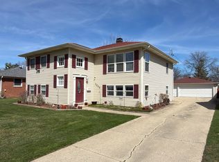 2808 Dove St, Rolling Meadows, IL 60008