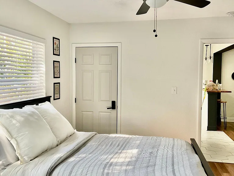 1740 W Pine St — Photo 12