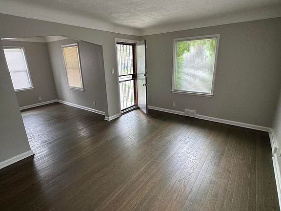 2nd image of 8272 Roselawn St