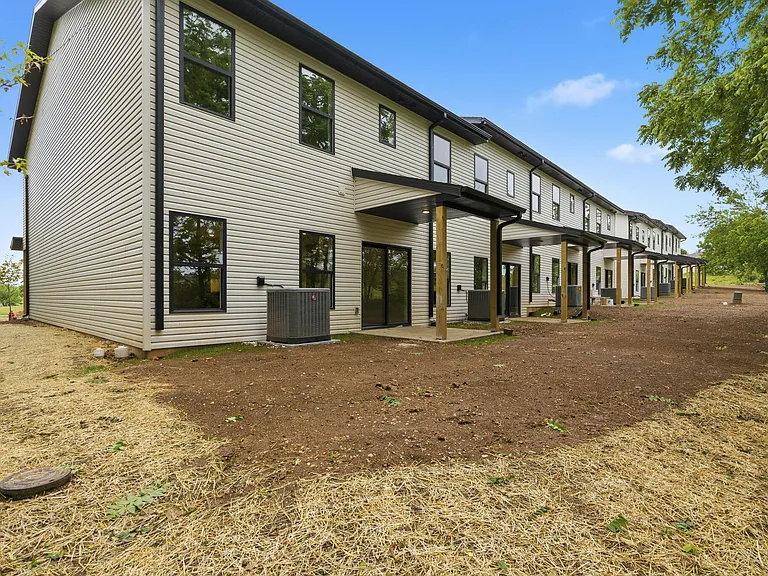 2175 W Parkview Ave — Photo 34
