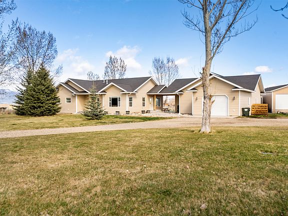 2nd image of 588 Willow Creek Rd