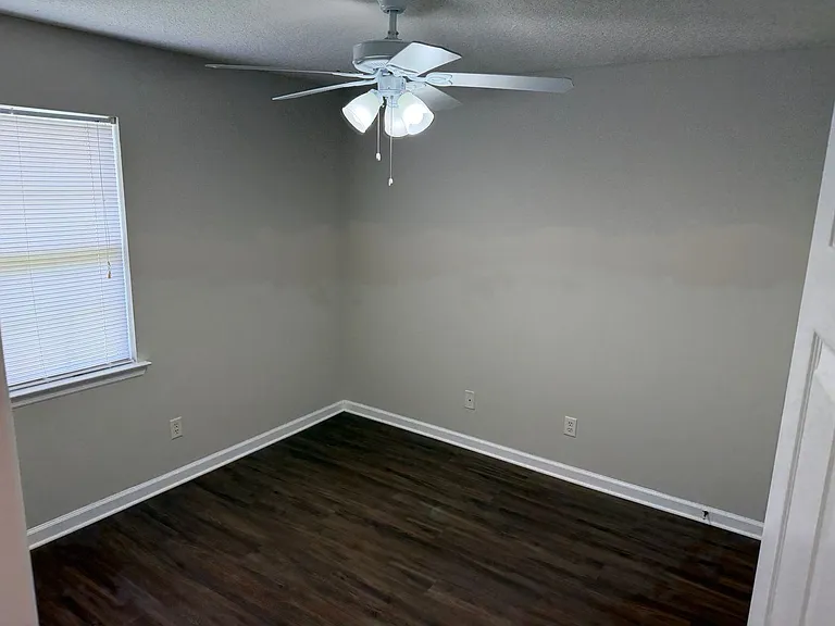 302 Windridge Dr — Photo 13