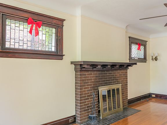 4th image of 420 E Ferry St Unit 1