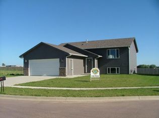 1505 E Gold Dust St, Sioux Falls, SD 57104