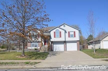 Front View
						:
						Bi-level, 4BR, 2BA, freshly painted-nice quiet corner lot w/mature trees.

