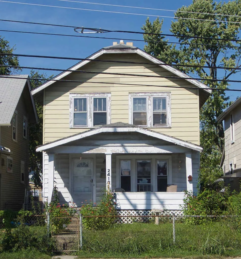 2410 Sullivant Ave photo 1