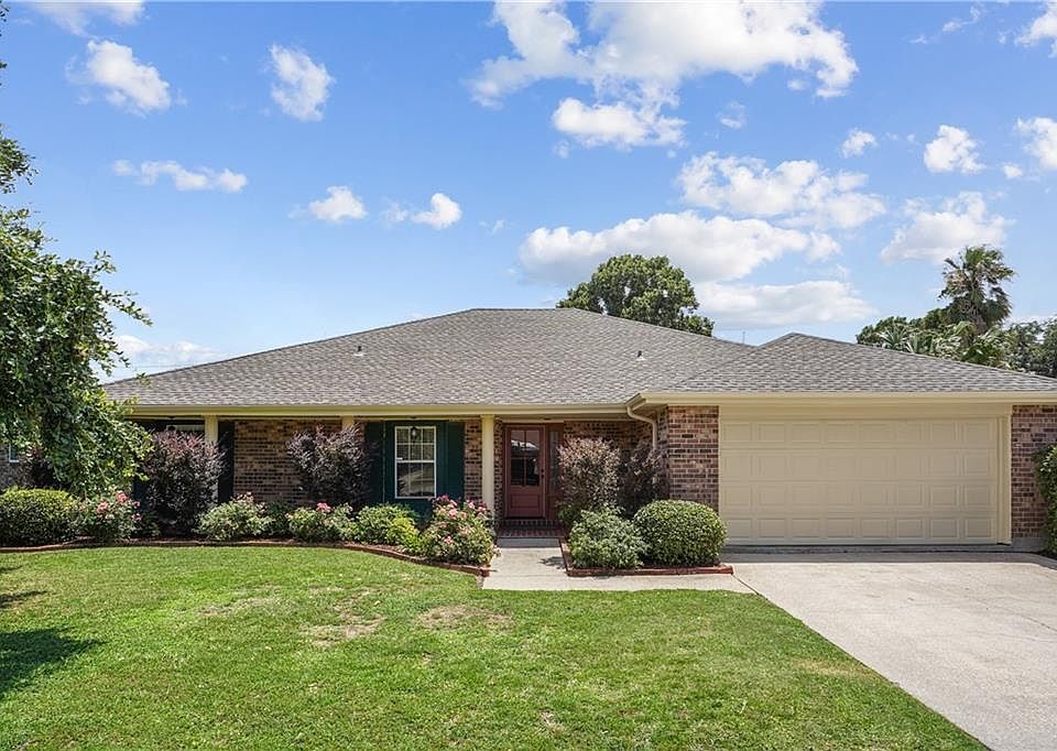 1st image of 73 Woodlake Blvd