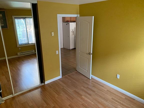 3rd image of 3456 Castle Glen Dr Unit 165