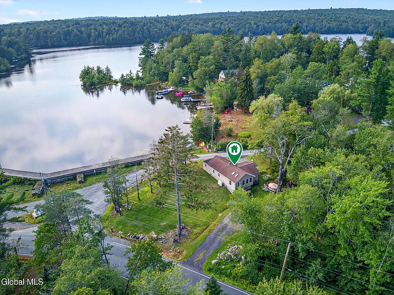 2nd image of 432 Dyken Pond Road