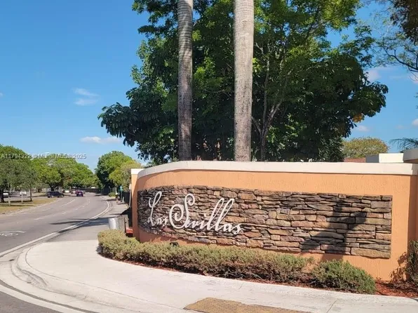 10022 NW 7th St Unit 210, Miami, FL 33172