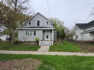 516 S Bridge St, Belding, MI 48809