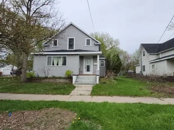 516 S Bridge St, Belding, MI 48809