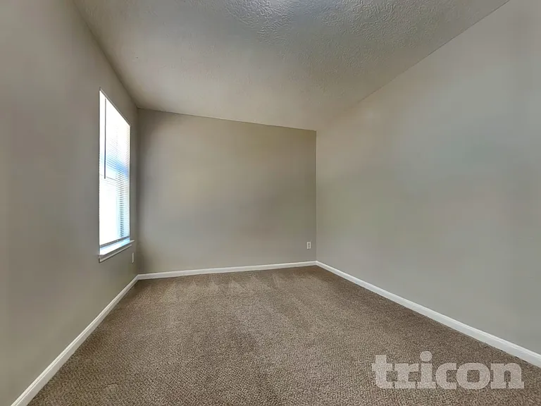 5473 N Buffalo Cir — Photo 12
