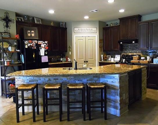 4th image of 1049 Shirley Oaks Dr