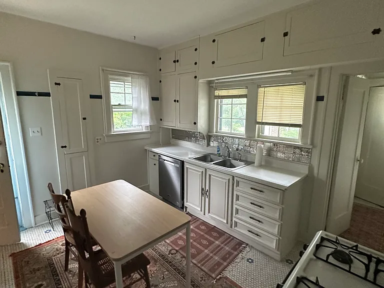 828 E University St #1 — Photo 17