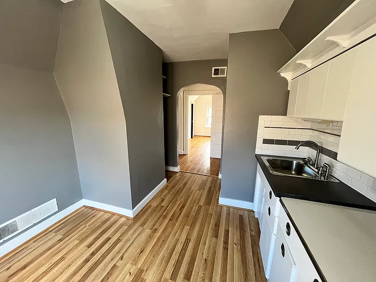100 Robie St — Photo 11