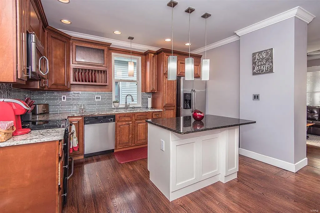 2 bed, 2.0 bath, 1260 sqft, $1,930 — Photo 4