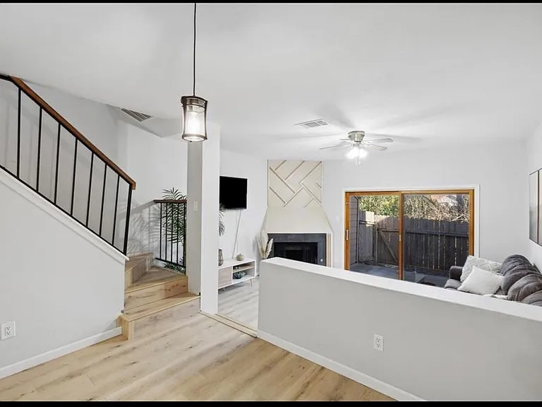 11404 Walnut Ridge Dr #10 — Photo 6