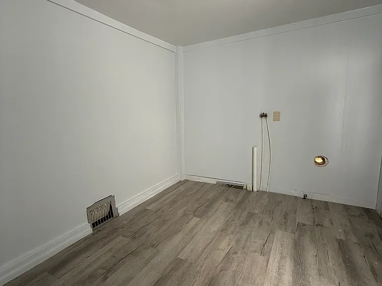 8684 Aitken Ave — Photo 5