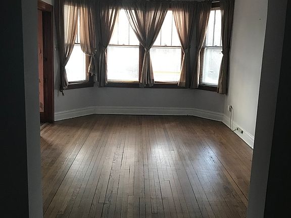 3rd image of 3419 W Cortland St