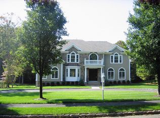 4 Harvard Pl, Livingston, NJ 07039