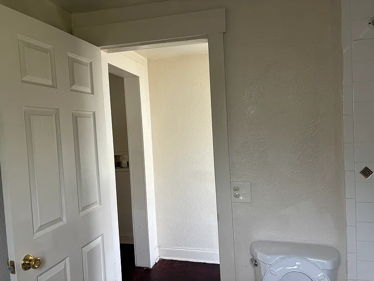2506 E Columbus Dr — Photo 5