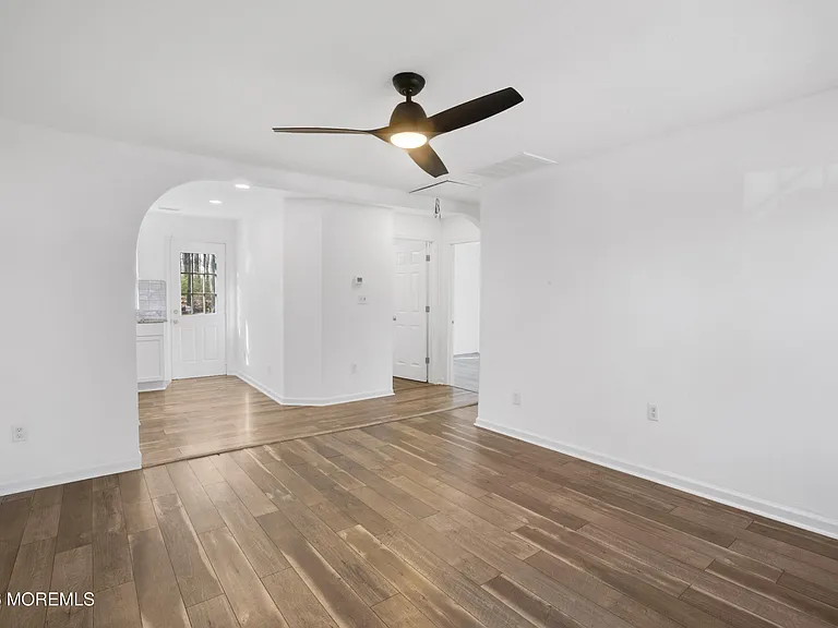 28 Oak Ln — Photo 5